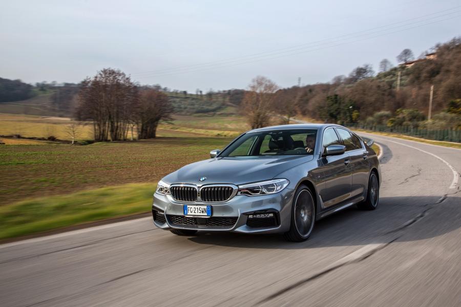  BMW 530d xDrive Sedan M Sport 2017 года  (WW) (фото 3 из 41)